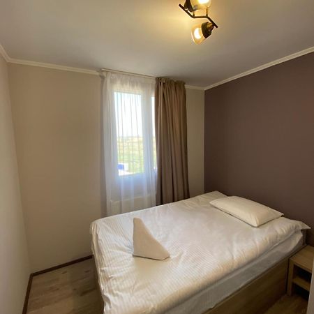 Autopark Hotel Lviv Kültér fotó