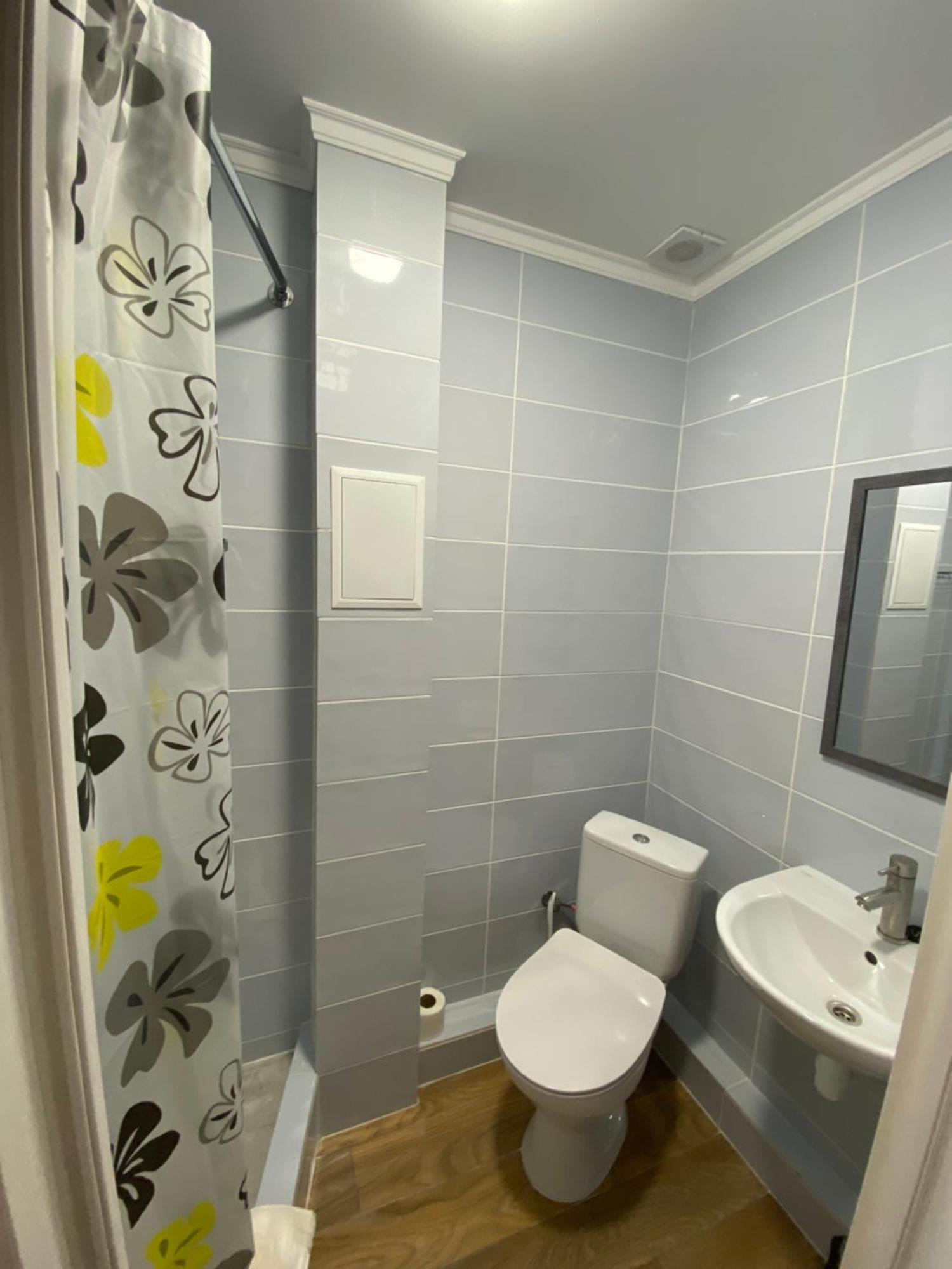 Autopark Hotel Lviv Kültér fotó