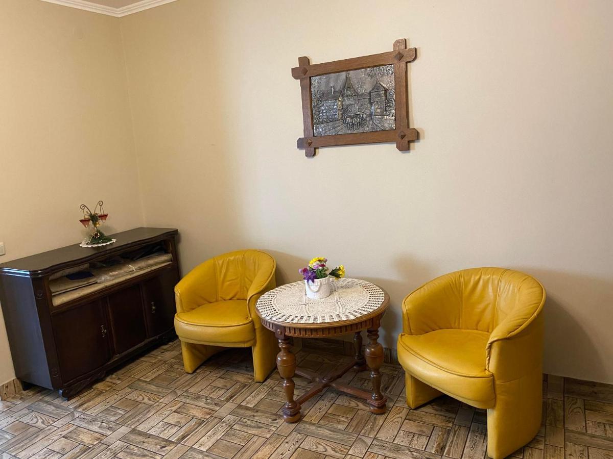 Autopark Hotel Lviv Kültér fotó