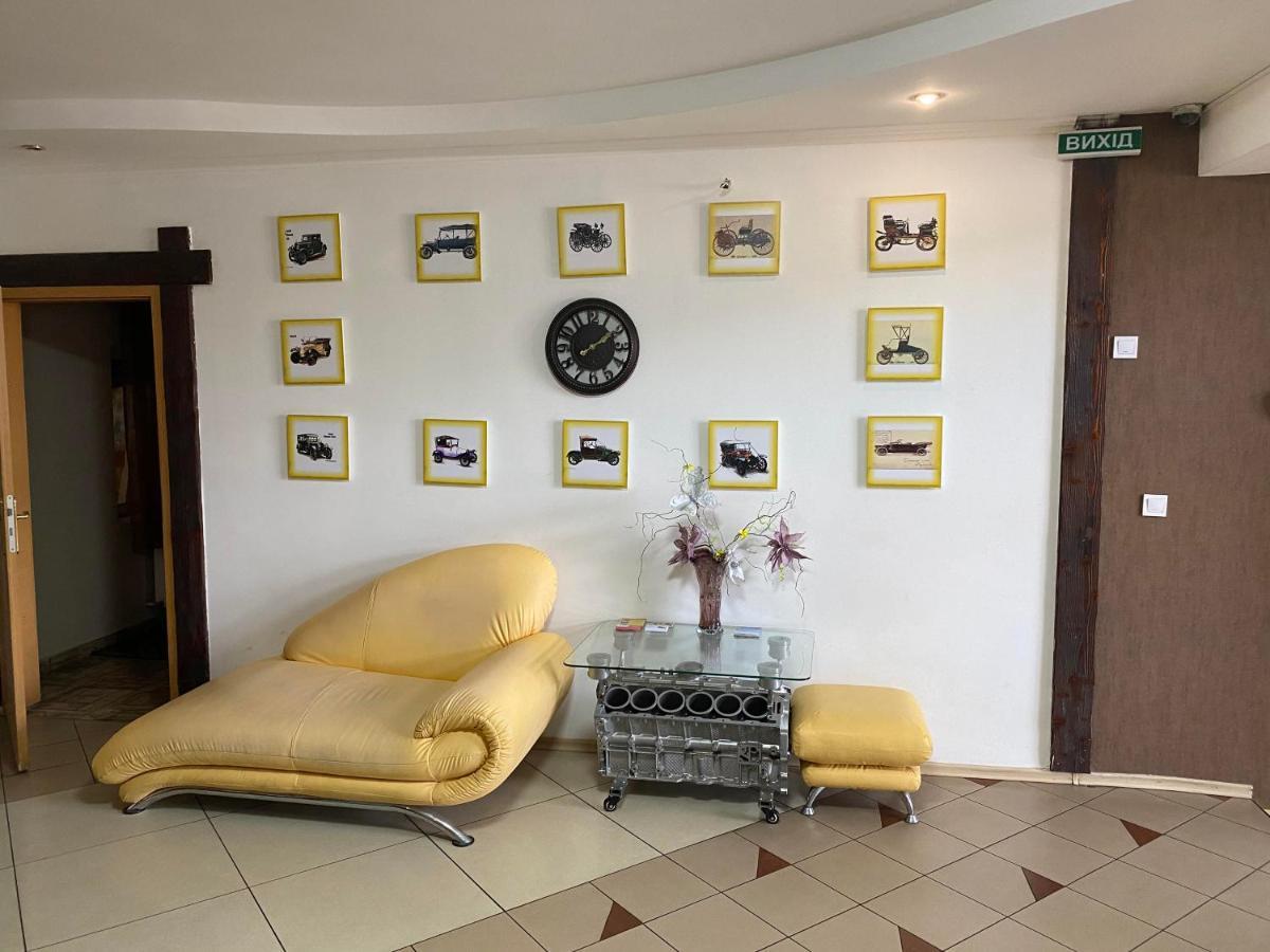 Autopark Hotel Lviv Kültér fotó