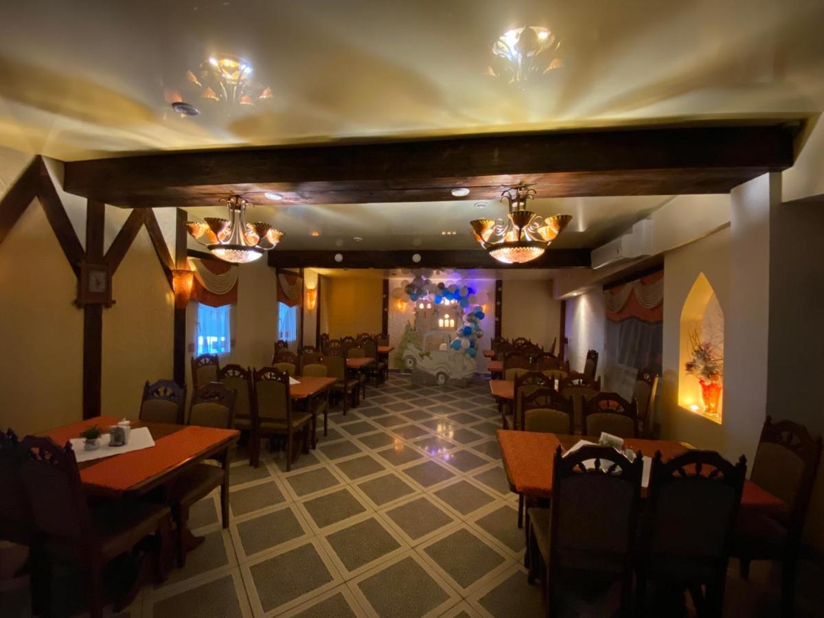Autopark Hotel Lviv Kültér fotó
