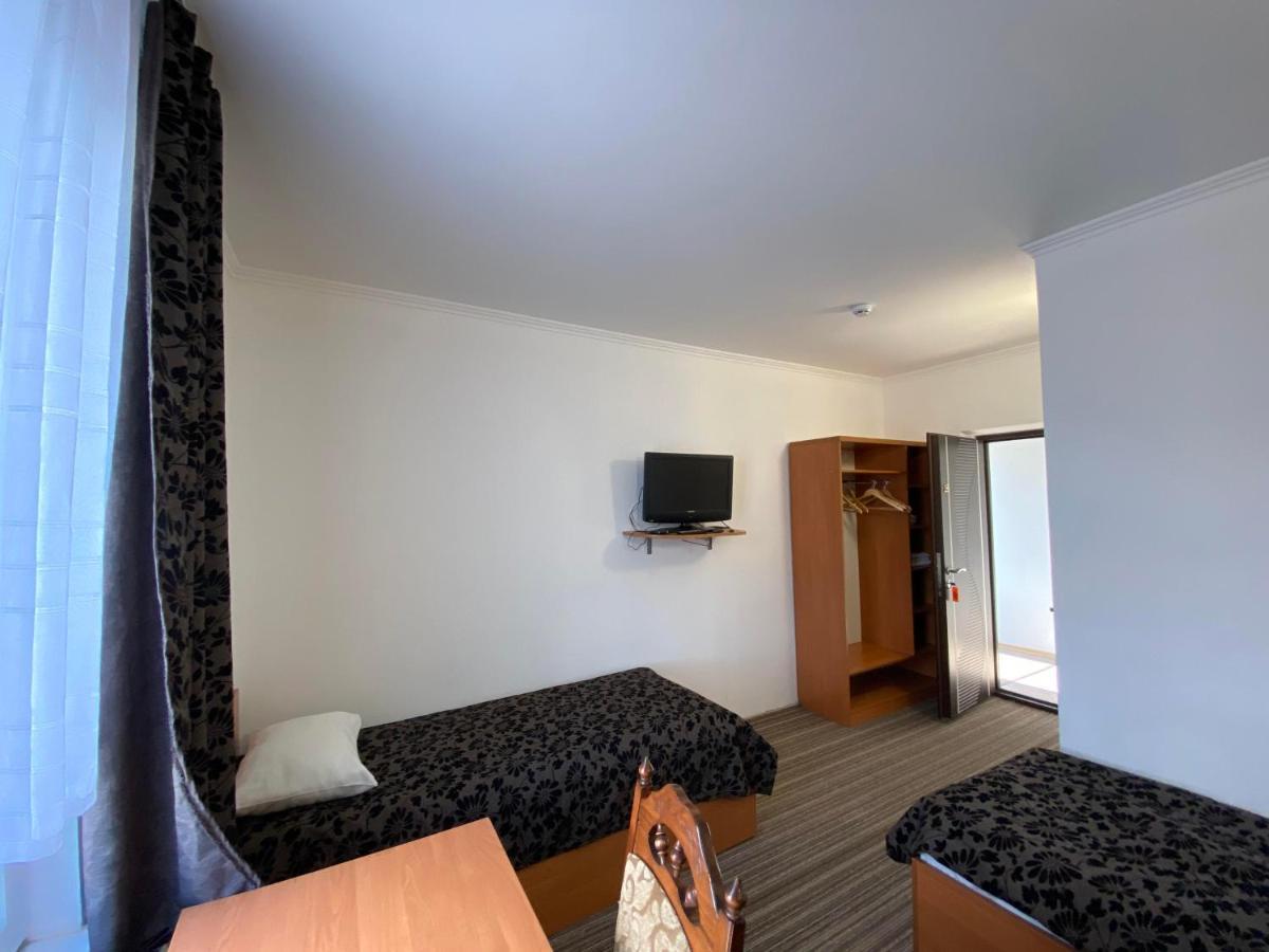 Autopark Hotel Lviv Kültér fotó